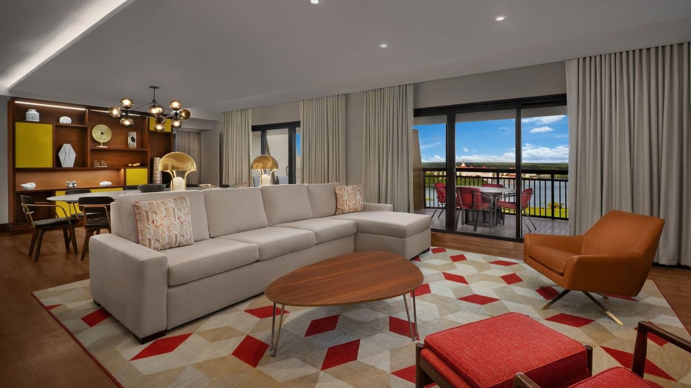 Theme Park View - 2 Bedroom Suite - Club Level